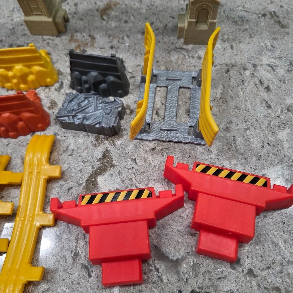 Fisher-Price Thomas TrackMaster Replacement Parts Lot Station Bridge Gas Station